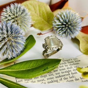 “CROWN PLAQUE”~Silver Plated Collector Spoon Ring