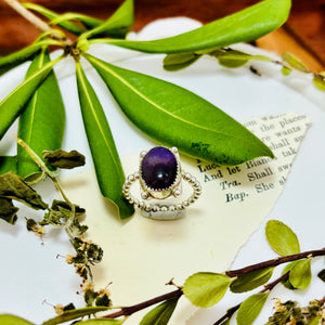 ”VIOLET DOTS”~ Amethyst Framed with Dots Ring