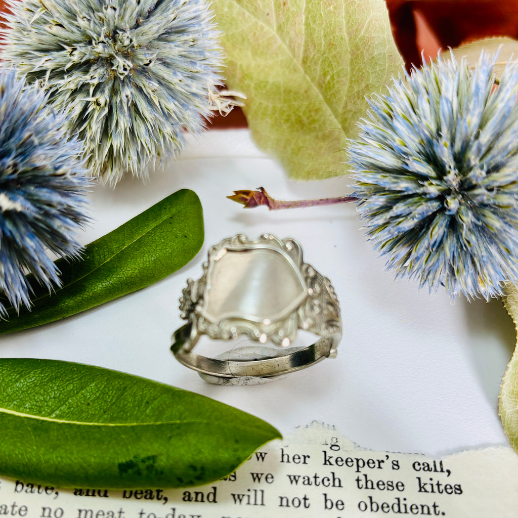 “CROWN PLAQUE”~Silver Plated Collector Spoon Ring