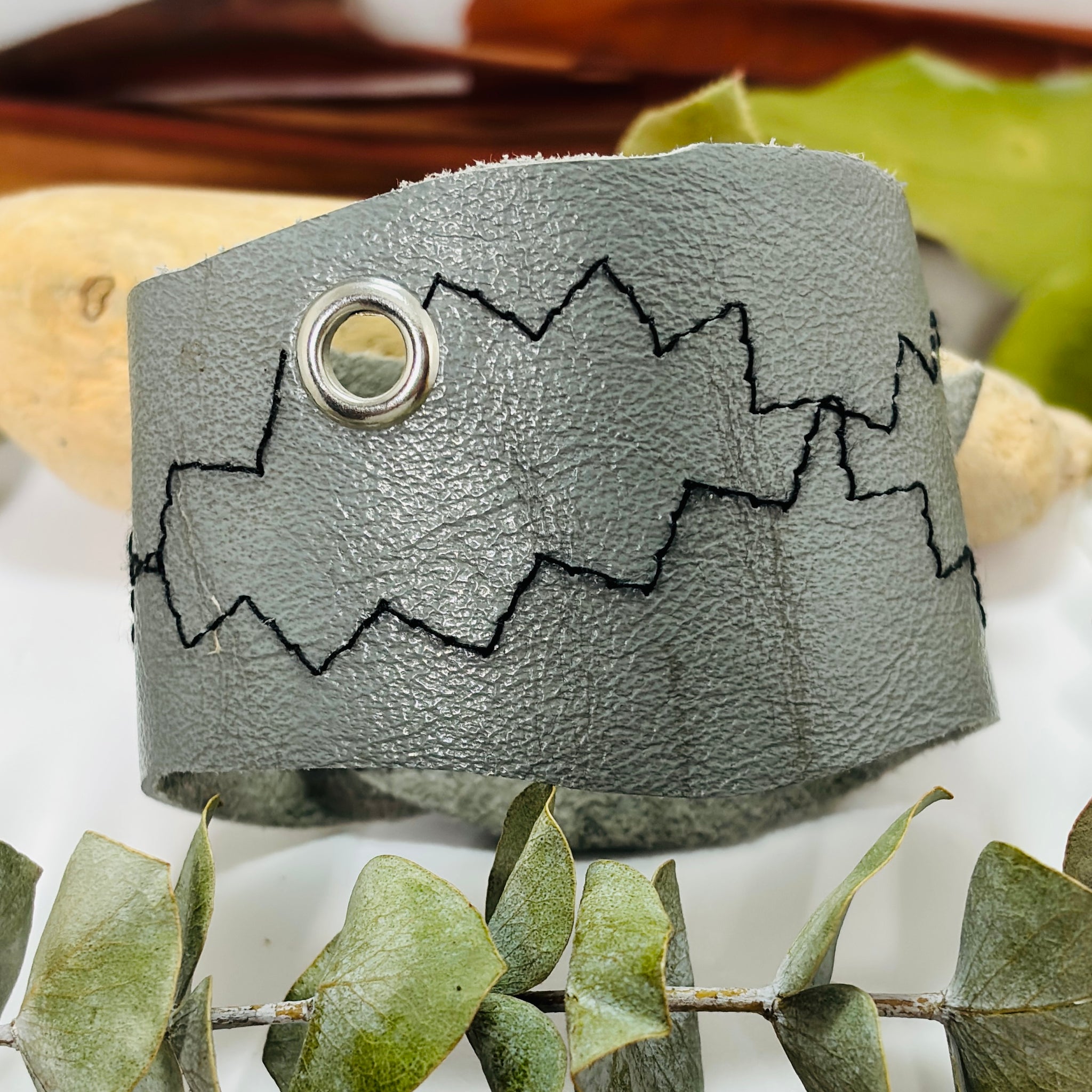 “SPIKEY CLOUDS”~Thick Grey Crossover Cuff