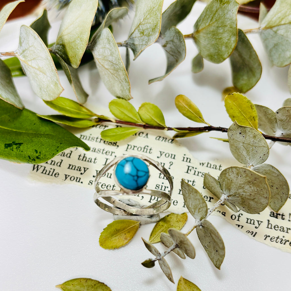 “BLUE BEAUTY”~Dyed Stone Hammered Split Shank Ring