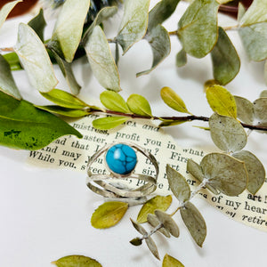 “BLUE BEAUTY”~Dyed Stone Hammered Split Shank Ring