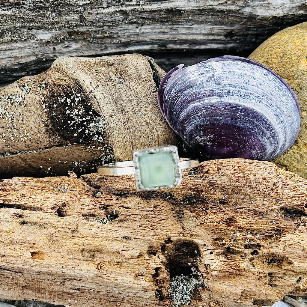 “SEA GREEN SPARKLE”~ Sterling Silver Ring