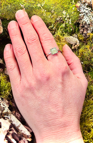 “SEA GREEN SPARKLE”~ Sterling Silver Ring